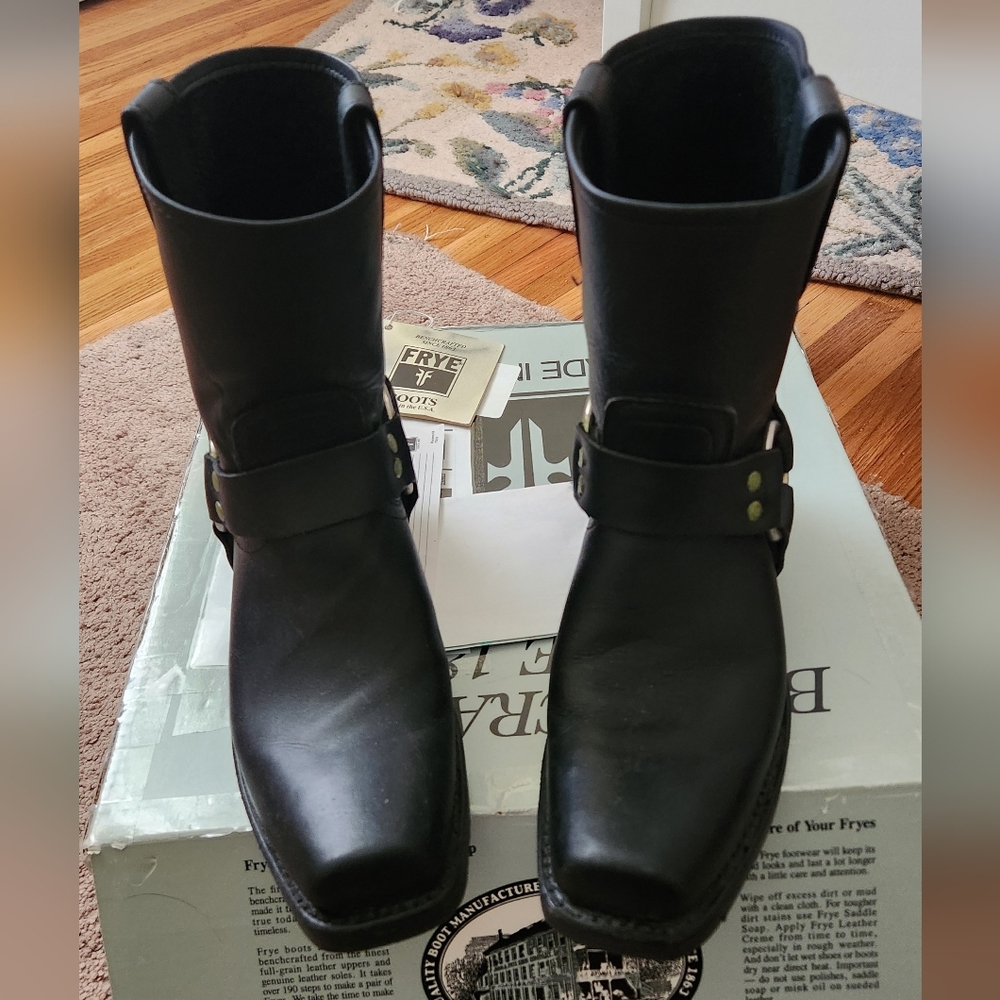 FRYE 8R square toe harness 77455 black leather boots Ladies 9 Made in USA - Picture 2 of 12